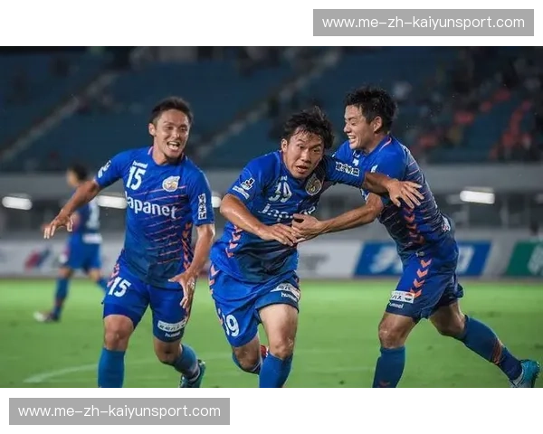 横滨VS长崎：一场穿越时空的蓝色邀约，谁是您心中的海上传奇？